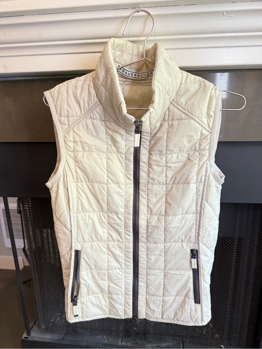 Frauenschuh Women's Cream Quilted Puffer Vest